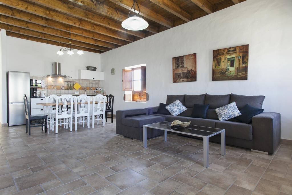 Caserio Leandro II Tias Exterior photo